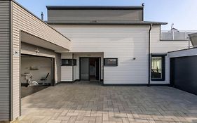 Modern Oasis Hottub, View, Gym